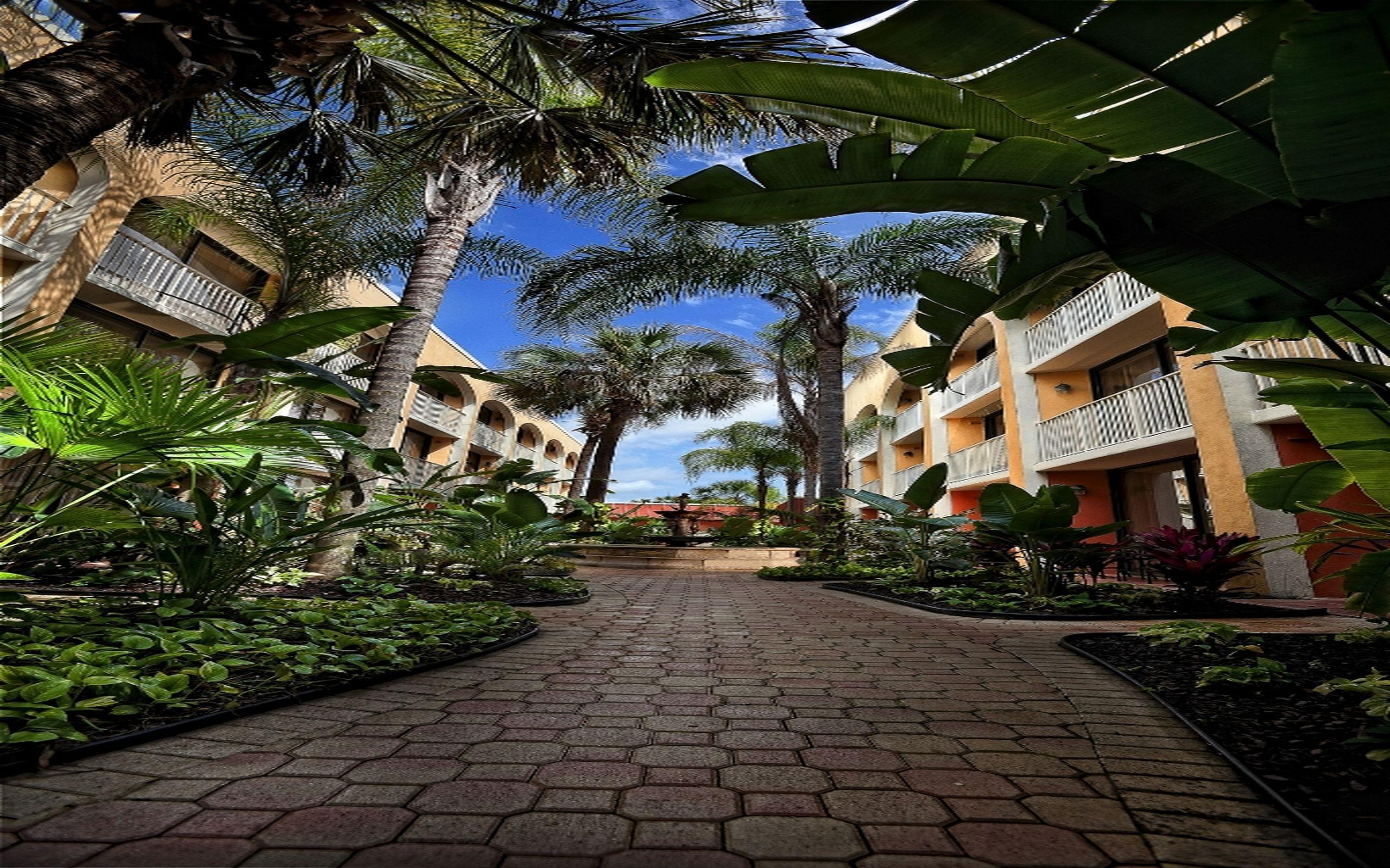 Westgate Towers Hotel Four Corners Bagian luar foto